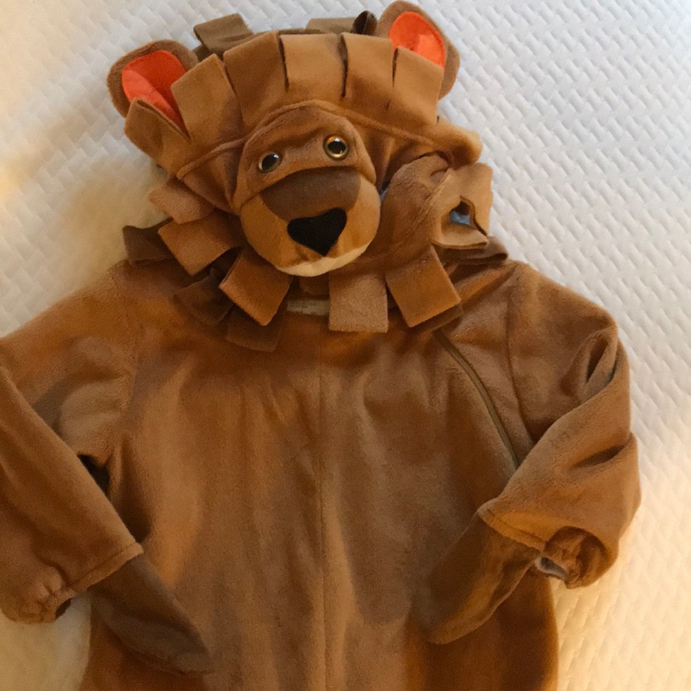 Toddler lion costume